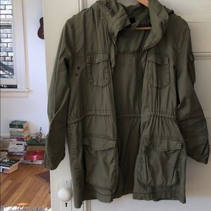 ✨ H & M green army jacket